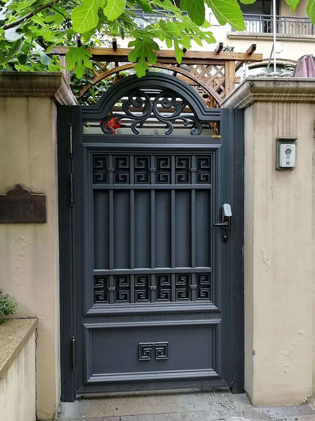 鋁藝大門(mén)