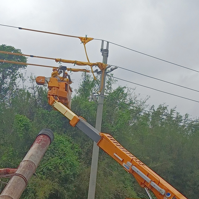 2024.04.03 輸電線路配網行波故障預警與定位裝置  設備安裝案例