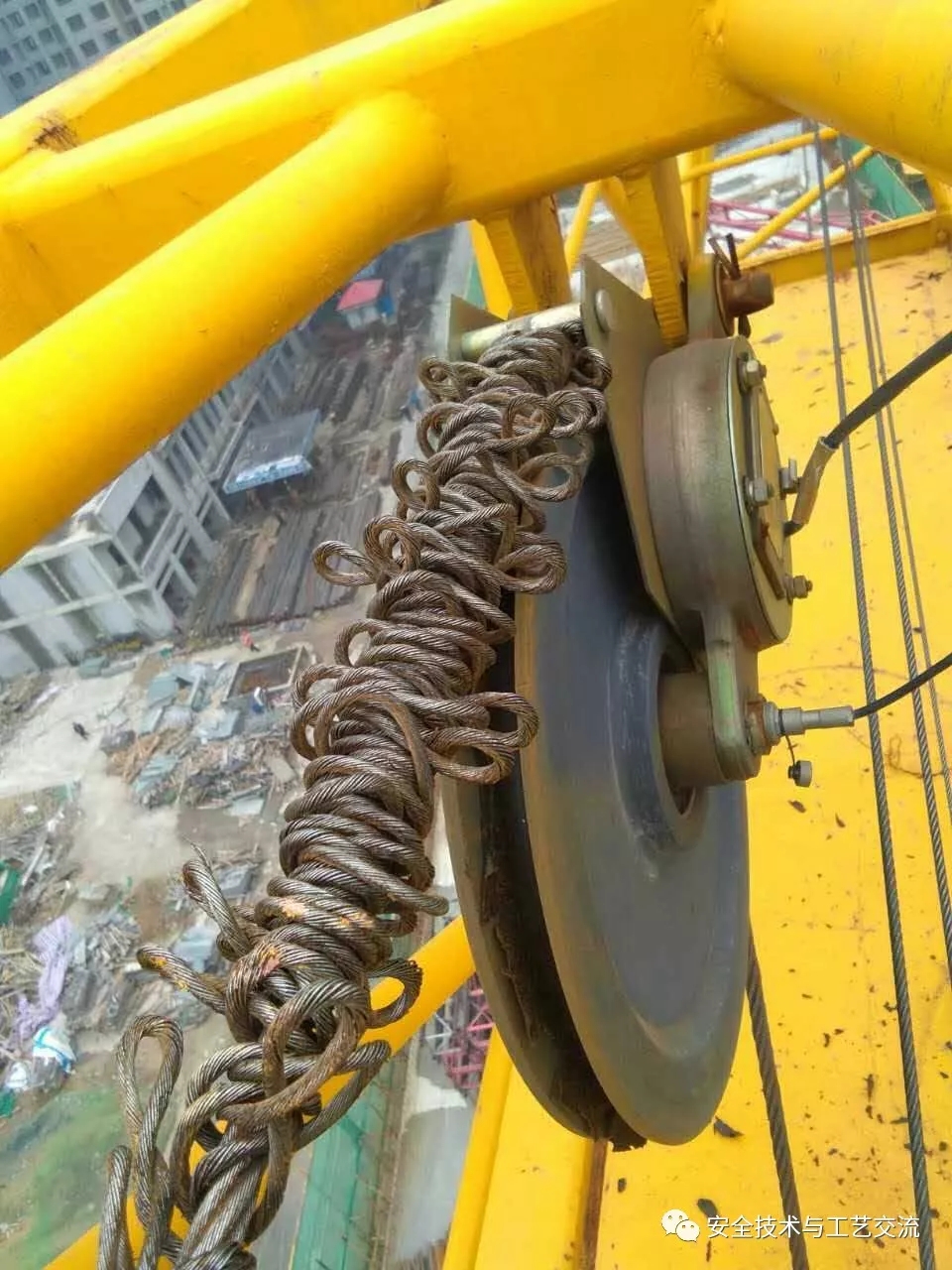 塔吊要倒塌，其實(shí)很難！但沒人管理就容易