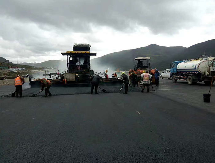 西藏林拉高速4600高海拔施工