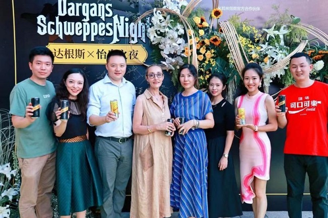 共赏马术魅力，中粮可口可乐在成都打造“怡”人之夜
