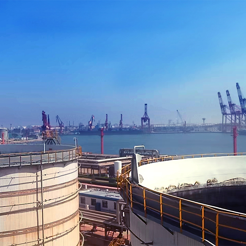 龙口滨港液体化工码头有限公司  3.5万立方油罐清洗