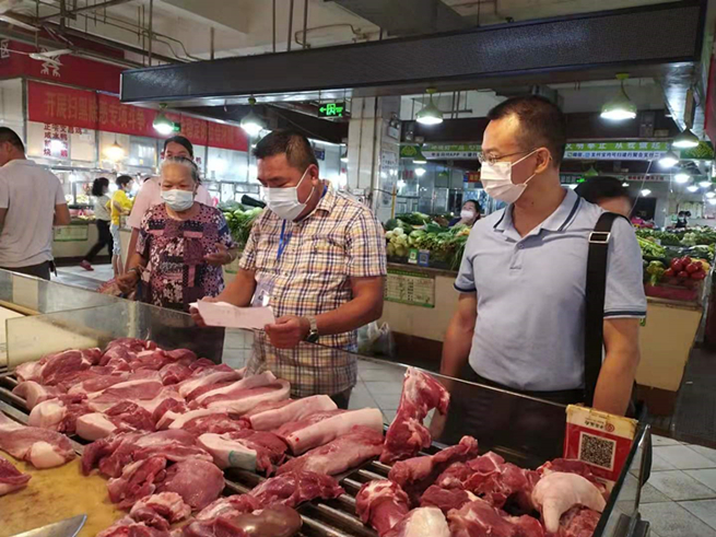 坚守岗位不松弦 海南省保亭县全力守护“五一”市场监管