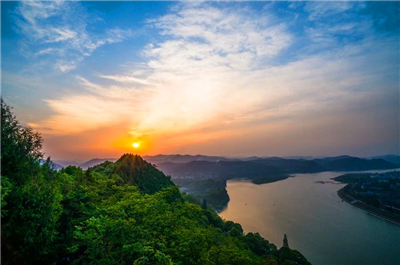 阆中古城：穿梭街巷乐不疲