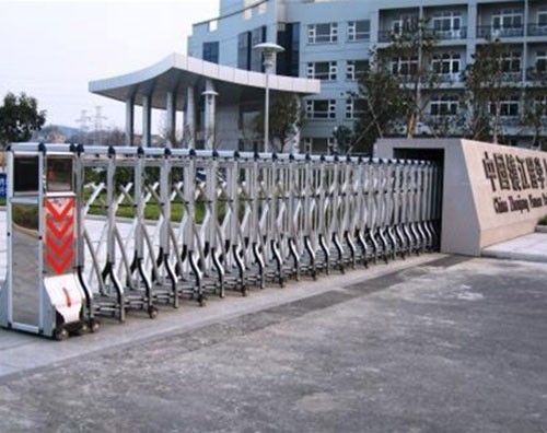 伸縮門