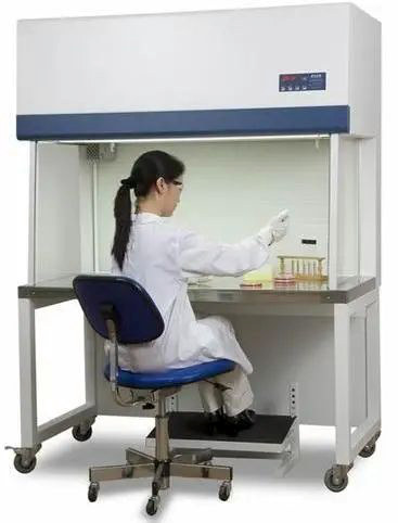 关于实验室家具的知识点来了，了解超净工作台与生物安全柜有四大不同