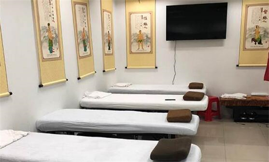 针灸疗法在临床上,按中医的诊疗方法诊断出病因,找出疾病的关键,辨别