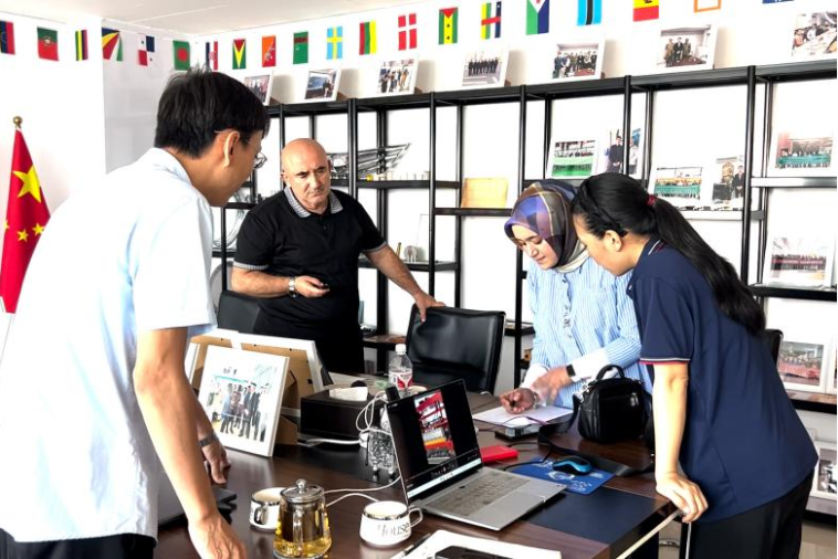 土耳其客户莅临验收全自动电镀生产线，深化国际合作新篇章