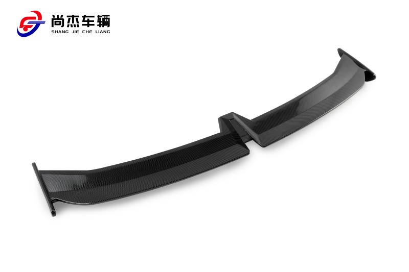 B款尾翼