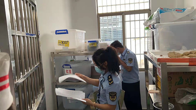 海南保亭推动食堂标准化建设 提升校园餐饮的质量和水平