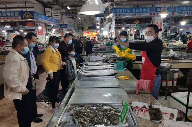 海南保亭县市场监管局营造春节安全放心消费环境