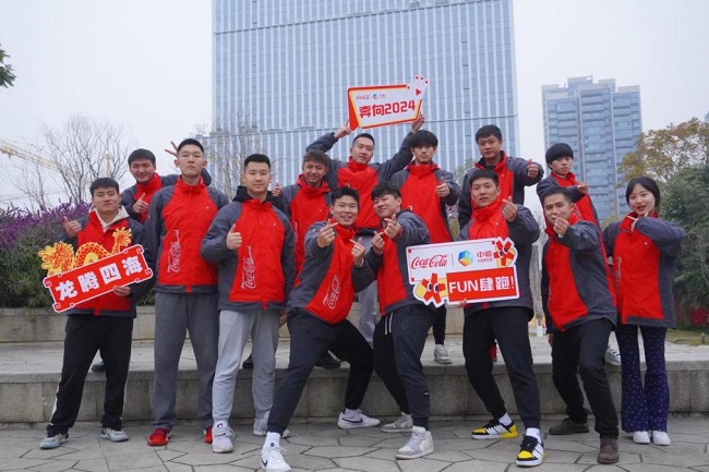 迈开脚步向新年，和中粮可口可乐一起跑出天府发展“加速度”