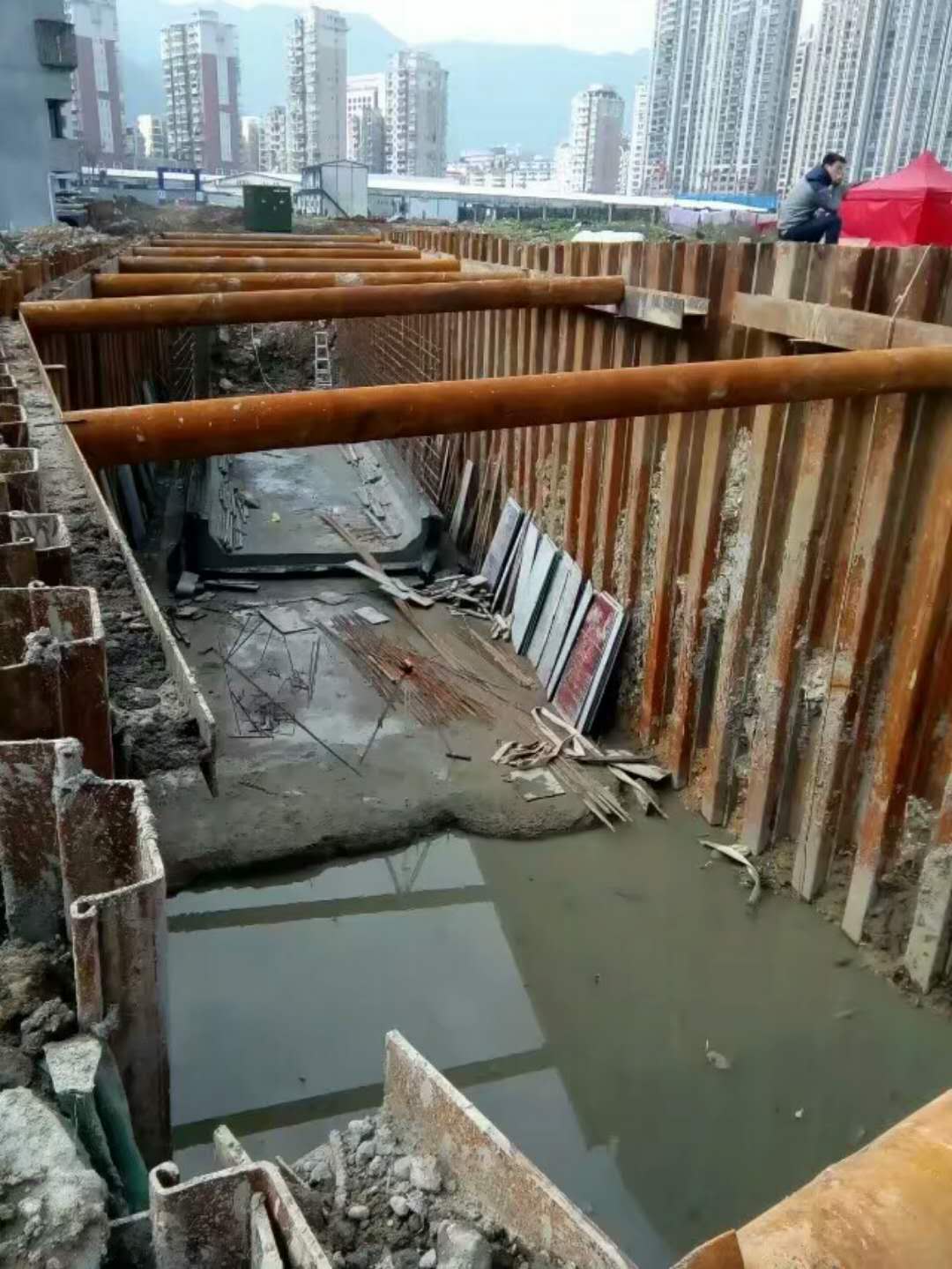 厦门莲前东路溢洪道改建工程