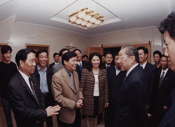 国务院总理参观集团