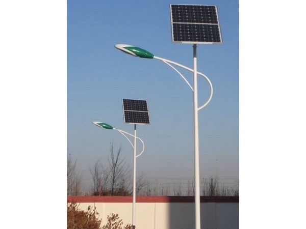 确保太阳能发电路灯不断照明灯具的四个方式