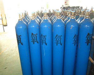 安全氣囊里面是氦氣么
