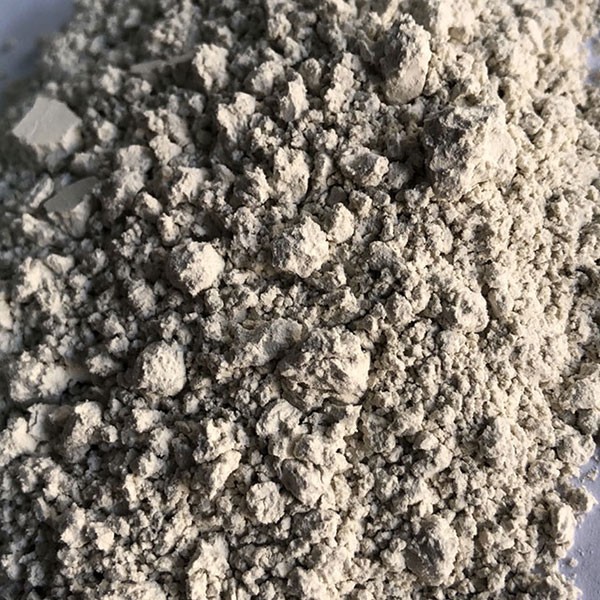 膨润土：一种多功能矿物材料的特性与用途