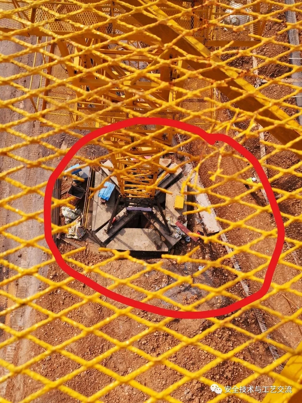 塔吊要倒塌，其實(shí)很難！但沒人管理就容易