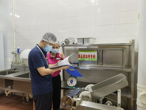 海口市市场监督管理局秀英分局开展秋季各项食品安全专项检查