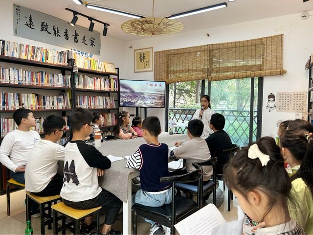 重庆市江北区图书馆举行“铭记抗战历史，弘扬民族精神”主题活动
