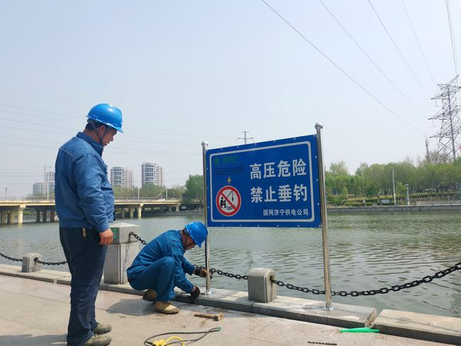 高壓線下防垂釣智能警示桿有效預(yù)防釣魚觸電