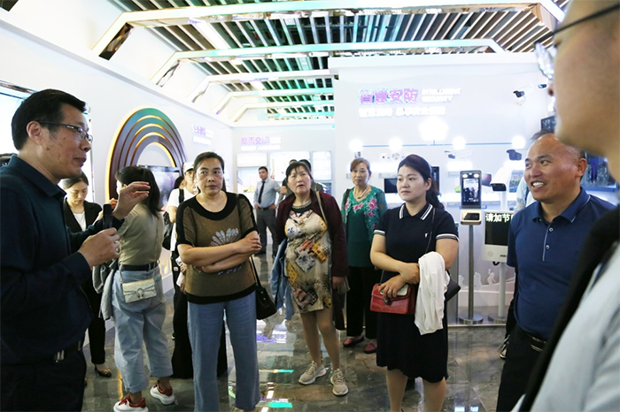 海门蓝光CQ9电子合鸣苑客户团参观考察CQ9电子