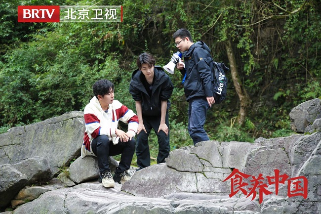 《食养中国》走进峨眉山，在一滴水中揭晓峨眉山的神秘