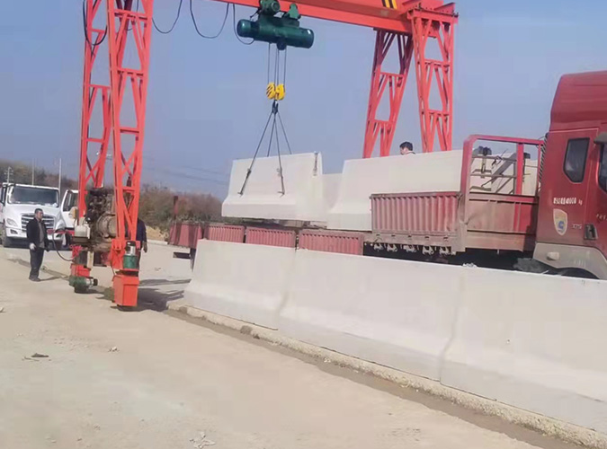 隔離墩施工現場