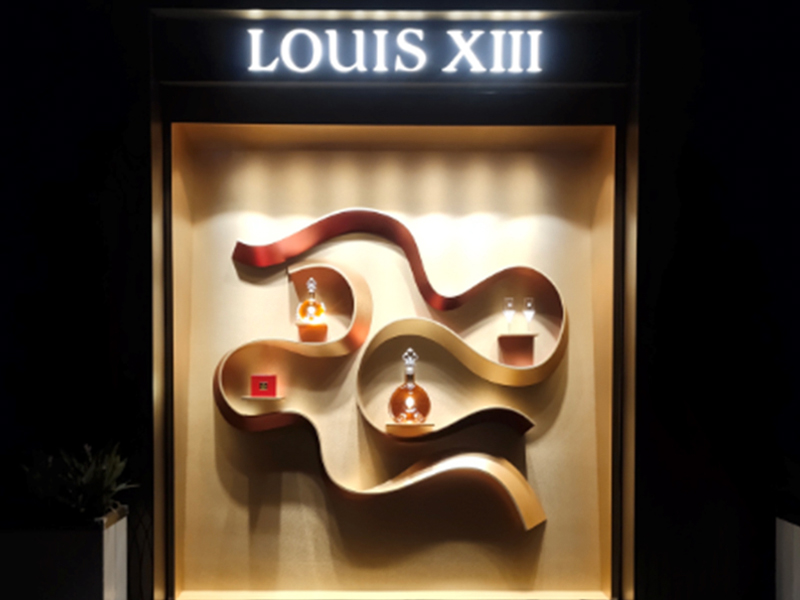 LOUIS XIII Window Display