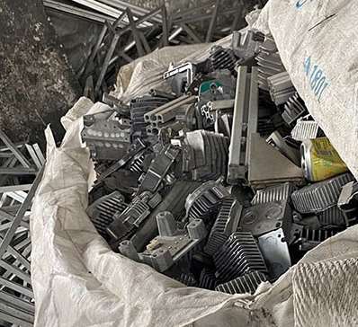 废铝是回收过程中重要的输入材料