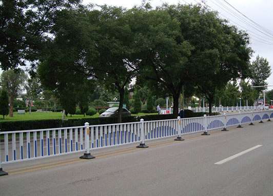 道路柵欄能起到什么作用