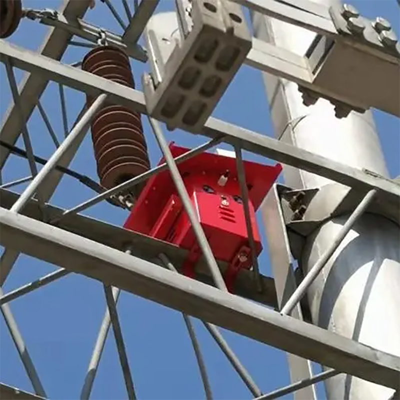 Intelligent integrated bird repeller, for power facilities 