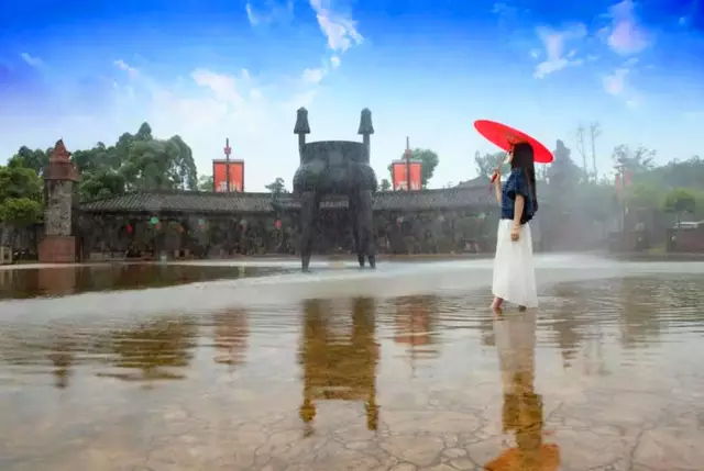 “八一”建军节，快来免费游中国酒村！