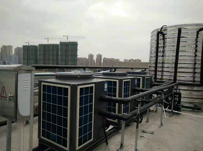 泰州西站7天空气能热水器+太阳能工程案例
