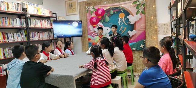 重庆市江北区图书馆“悦读汇”文化沙龙 “中秋故事会”诵读活动举行