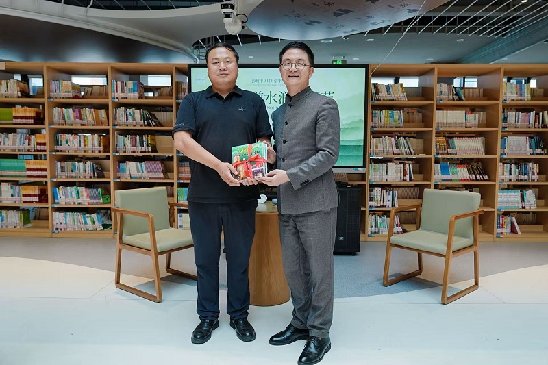 一江湔水润青苗 书香筑梦启芳华——彭州市9月开学季阅读季读书会在彭州中学九峰书院圆满举办