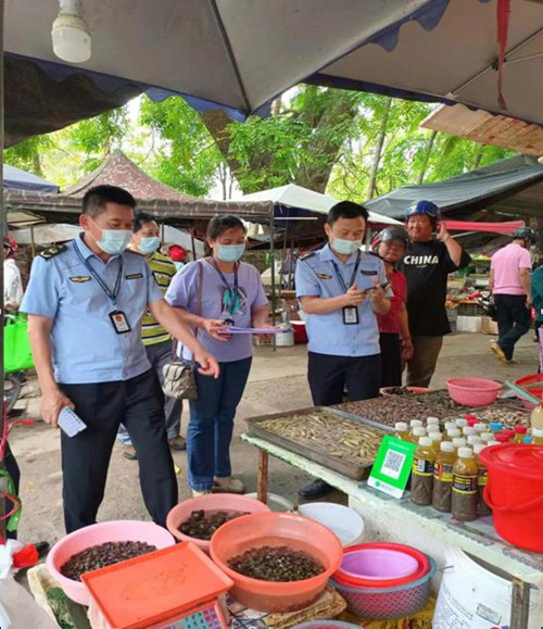 海南保亭县开展食品用塑料包装制品、盛装容器专项整治行动