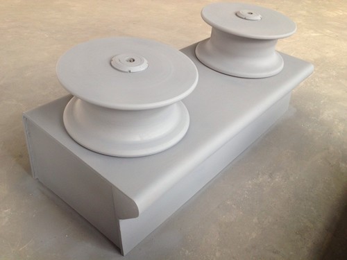 系泊用导缆滚轮,固定底座上设有多根固定螺杆.