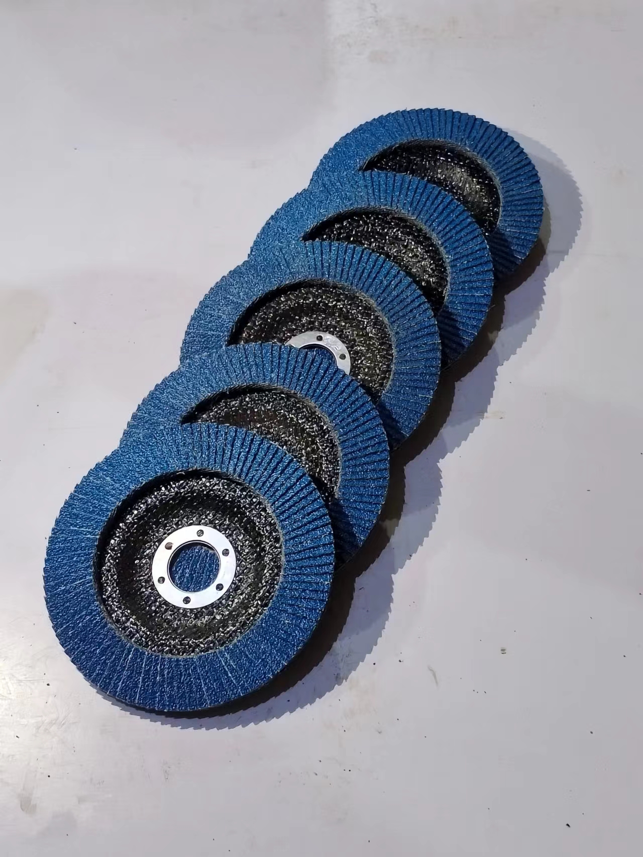 辽宁砂轮-研磨百页轮-抛光砂带植绒砂纸片-东方磨具磨料有限公司