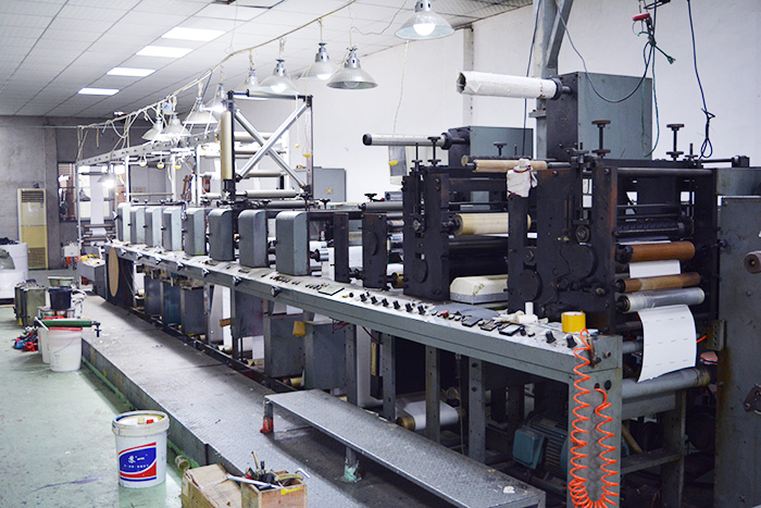 机组式七色三工位柔印机