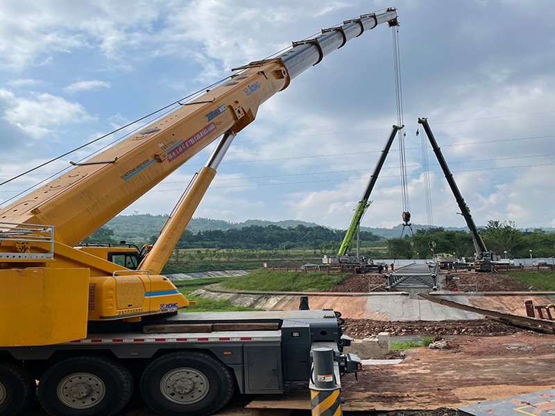 甘孜炉霍本地汽车吊车租借价目表-雅安三好吊装租赁公司