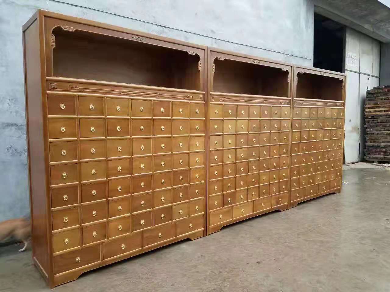 中药柜里的中药斗