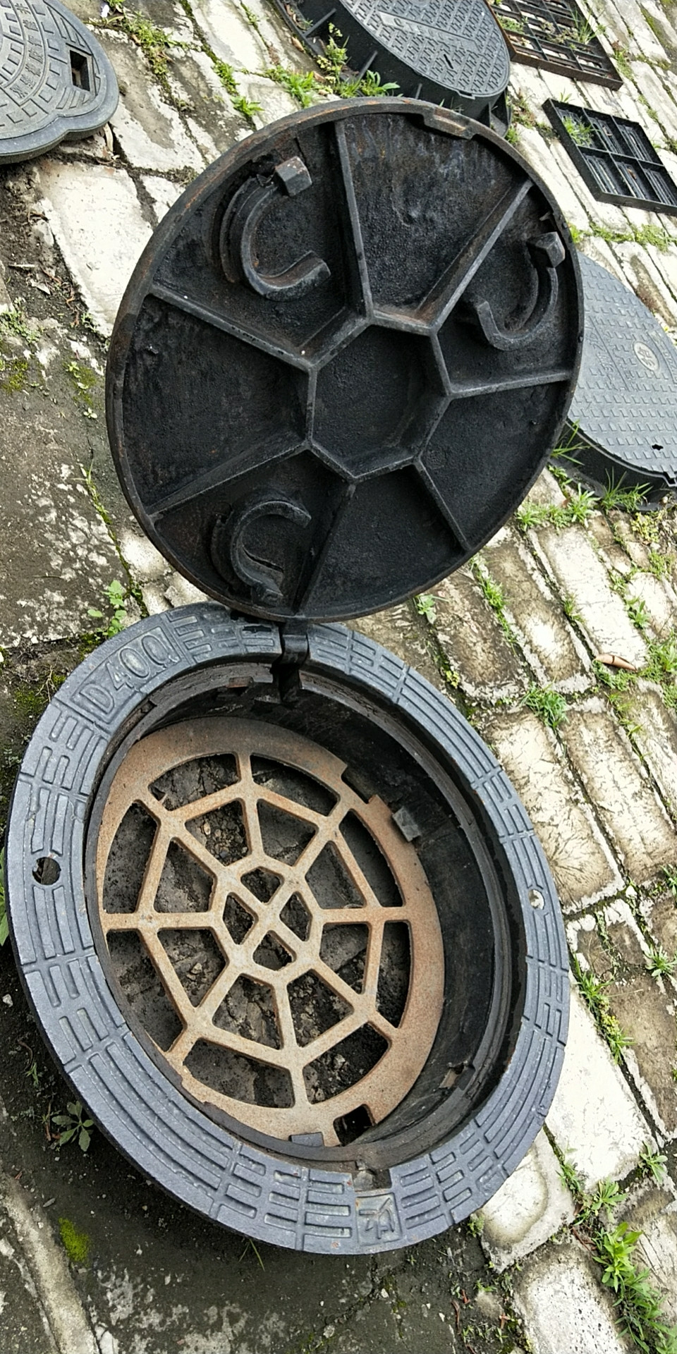 可调式防沉降球墨铸铁井盖