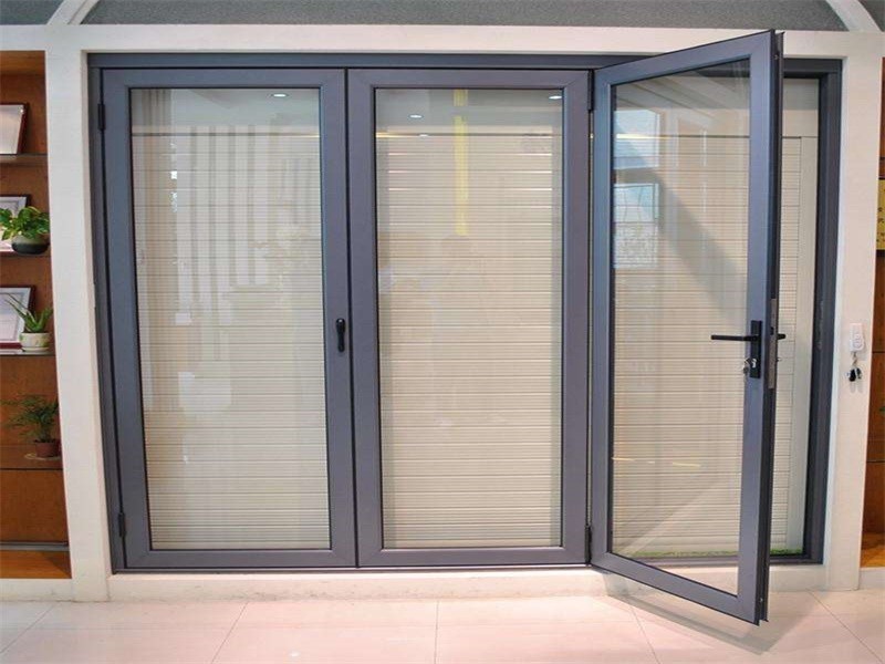 密封性较好的铝塑复合门窗还具有非常突出的隔音性能,能够给居住者