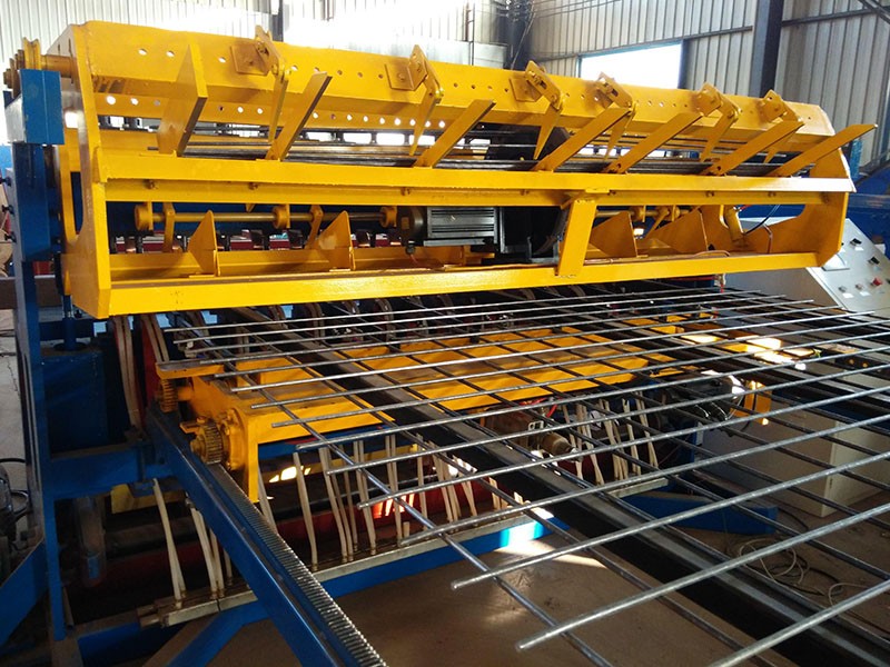 金凤哪家数控护栏网焊机