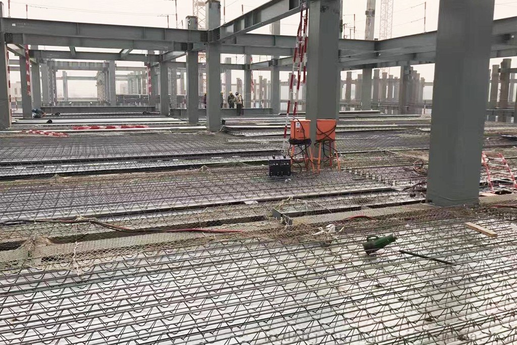 预制金属压型板